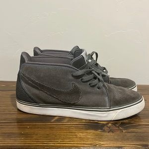 10.5 Nike Toki mid top sneakers
